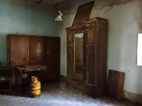 CASA DE PASILLO A RECICLAR EN VENTA EN TERRENO DE 94m2