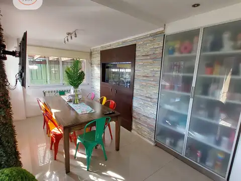 Casa en Venta con 4 cocheras
