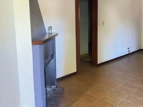 Casa en Alquiler con 3 cocheras