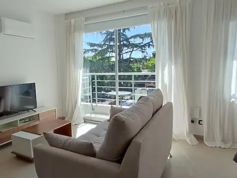 Departamento monoambiente CON COCHERA, ideal renta temporaria!