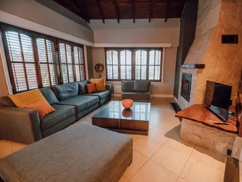 Casa en Venta de 5 dormitorios