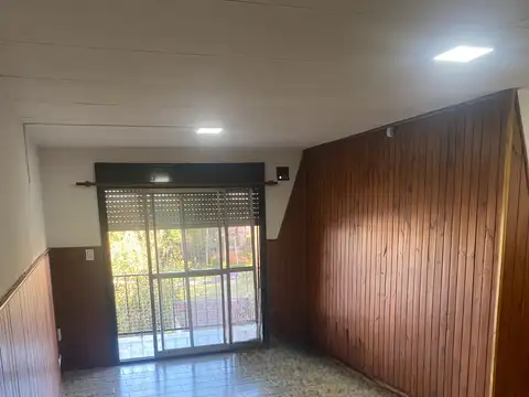 Oportunidad! Departamento a la venta en Zarate