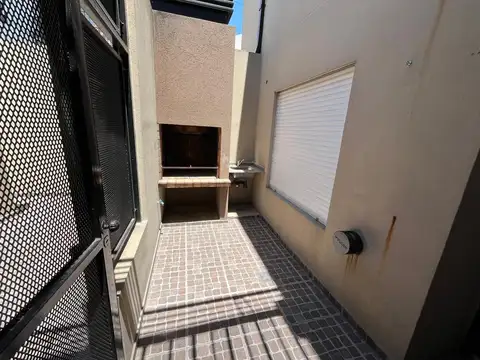 Unanue 6400, Piso PB