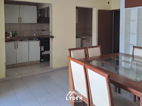 Casa 6 ambientes con 3 baños