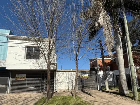 Casa en venta c/ cochera. Zona Terminal,