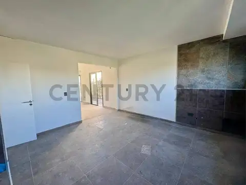 Casa 8 ambientes con 2 baños
