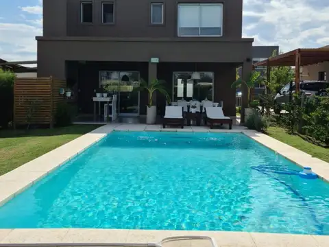Casa  en Venta en Santa Elena, Pilar del Este, Pilar