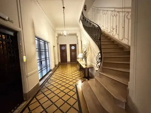 Lindisimo semipiso Estilo Frances de 4 amb en edificio de categoria Barrio Norte