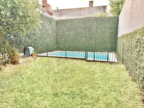 CASA EN VENTA 7 AMBIENTES BELGRANO R CON PILETA