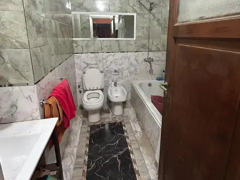 Depto Tipo Casa 4 ambientes con 4 baños