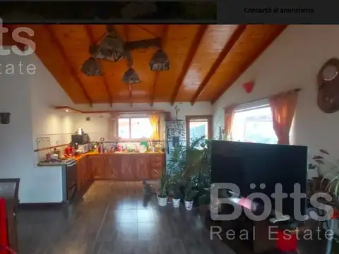 Casa en Venta con 3 cocheras