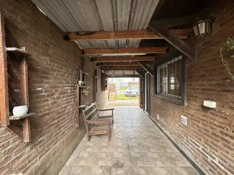 Casa en Venta con 3 cocheras