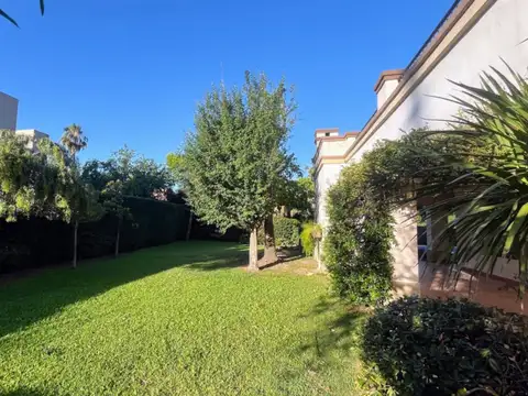 Casa en Venta en Country Club Banco Provincia, USD 250