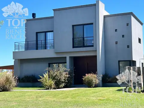 Casa en El Canton Golf