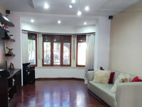 Casa en Venta con 7 cocheras