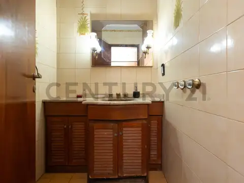 VENTA PERMUTA CASA 5 AMB CON COCHERA Y PILETA APTO CREDITO EN VILLA BOSCH