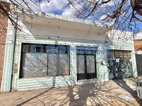 GALPÓN 230 M² EN ALQUILER – BECCAR | ENTRADA VEHICULAR   PATIO