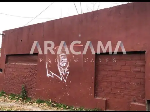 Casa en Venta a Refaccionar - Monte Grande