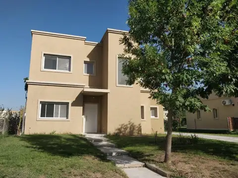 Casa  en Venta en Santa Guadalupe, Pilar del Este, Pilar