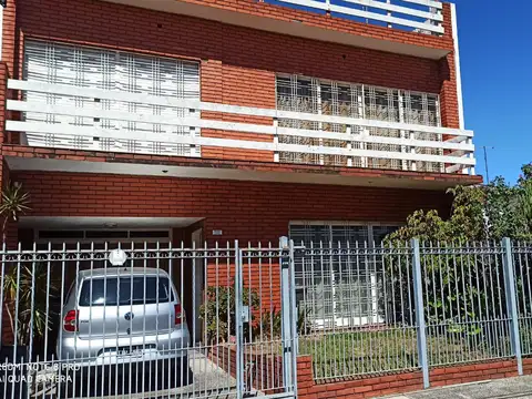 CASA 5 AMB EN VENTA   R. MEJIA