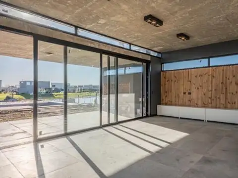 VENTA CASA BARRIO PRIVADO SAN SEBASTIAN AREA 1