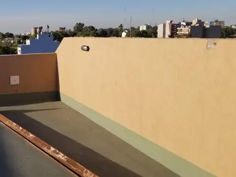 EN VENTA COCHERA CUBIERTA EN EDIFICIO A SOLO 2 CUADRAS DE LA ESTACION EL PALOMAR - FICHA 6474