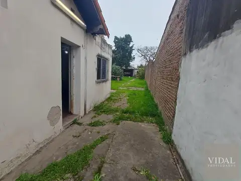 Casa 4 ambientes con 1 baño