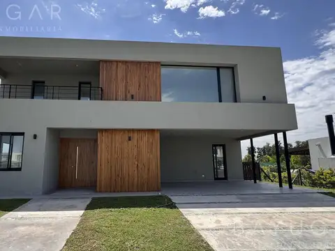 Venta Casa en Barrio La Calesa - Pilará / Permuta