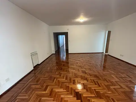 3 DE FEBRERO  al 2100 LUMINOSO AMPLIO TOTALMENTE REFACCIONADO !!!