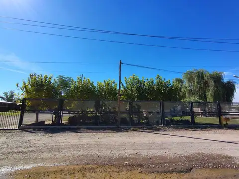 Se vende terreno con tinglados en Maipú, Mendoza