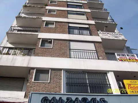 Departamento  3 ambientes a reciclar / con patio