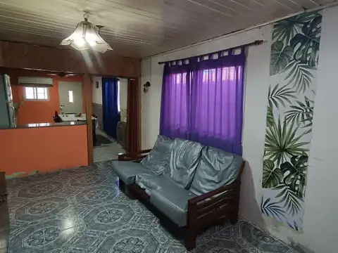 Casa 5 ambientes con 1 baño