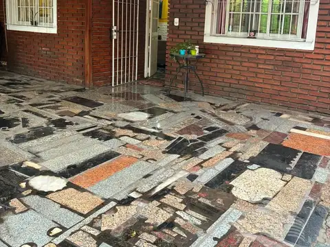 Depto Tipo Casa en Venta con 2 cocheras