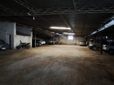 Cocheras en Funcionamiento con Gran Potencial de Desarrollo