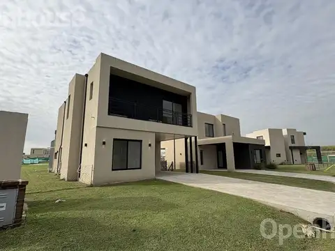 Casa en Alquiler de 3 dormitorios