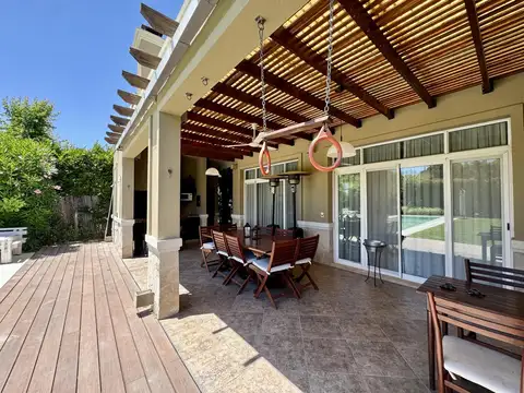 Casa en Venta con 1 cochera