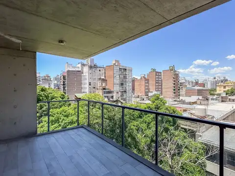 VENTA - DEPARTAMENTO PISO EXCLUSIVO 3 DORMITORIOS CON PARRILLERO - BARRIO CENTRO