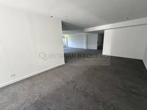 Encarnación Ezcurra 300, Piso 5