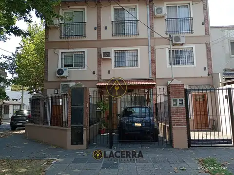 Triplex 4 ambientes con cochera en Munro APTO CREDITO
