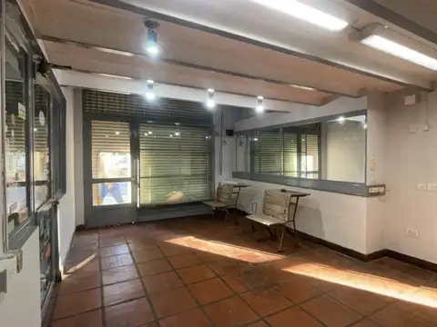 Venta Taller / Galpón / Depósito con Local en Munro