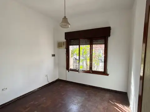 Casa 2 ambientes con 2 baños