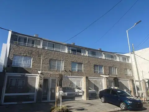 Exc. Tríplex 4 amb.gdes., calidad constructiva, gran moderni