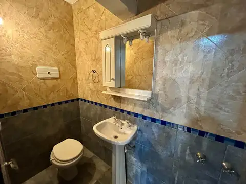 VENTA DUPLEX 3 AMBIENTES EN CASTELAR APTO CRED