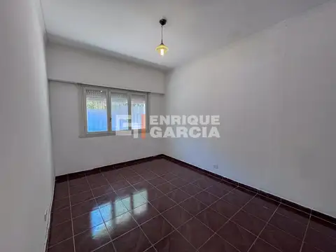 Depto Tipo Casa en Alquiler en Parque Chas, $ 1.400.000