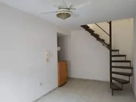 Depto Tipo Casa en Alquiler de 1 dormitorio