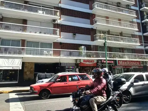 ALQUILER 4 AMBIENTES AL FRENTE