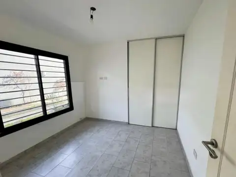 Depto Tipo Casa en Alquiler en Morón Sur, $ 500.000