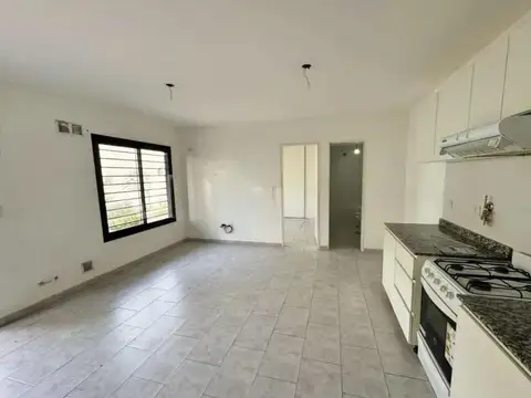 Depto Tipo Casa en Alquiler de 2 ambientes
