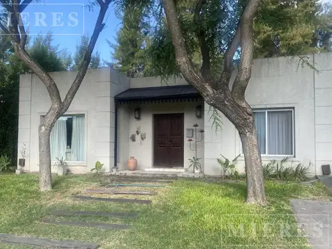 Casa en venta en Barrancas de Santa María
