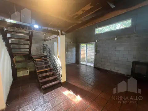 Casa en Alquiler con 1 cochera